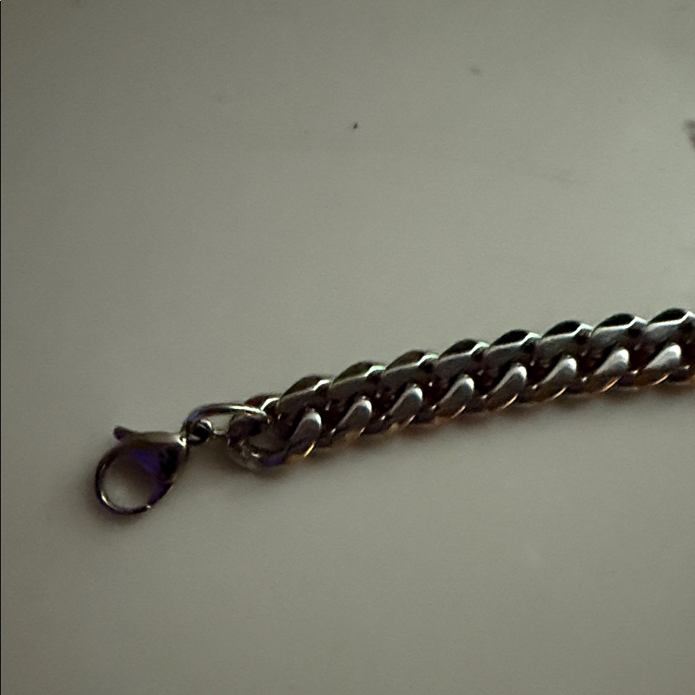 Men's Silver Cuban Chain ( hard jewelry)  12”